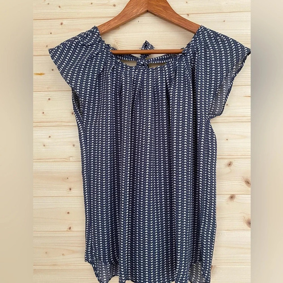 LAUREN CONRAD Women's XS Fluttered Sleeve Tie Back Gray & Cream Color Blouse - Picture 1 of 10